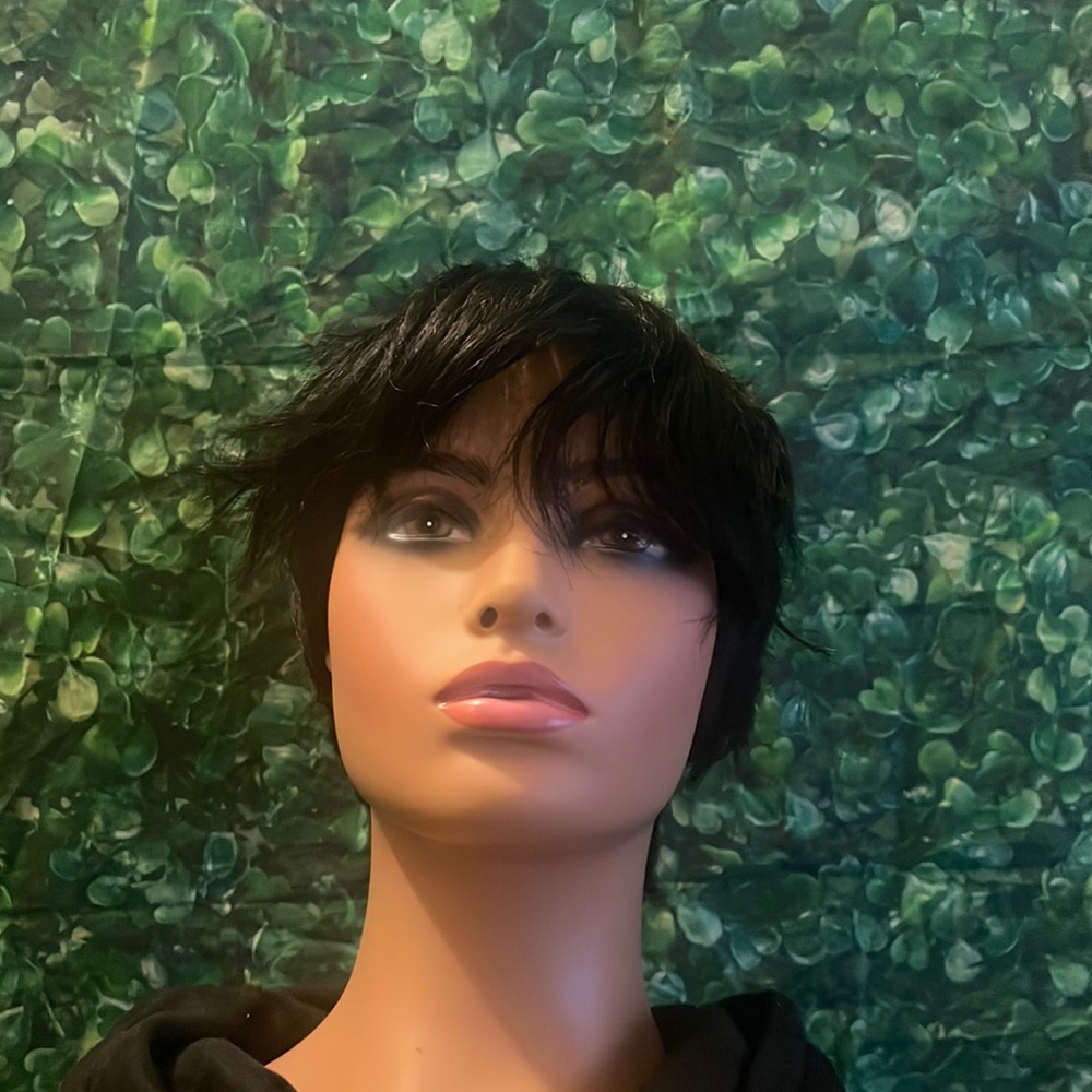 Ms. Black ( synthetic wig )